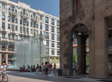 Apple Piazza Liberty: A Fusion of Architecture and Urban Life