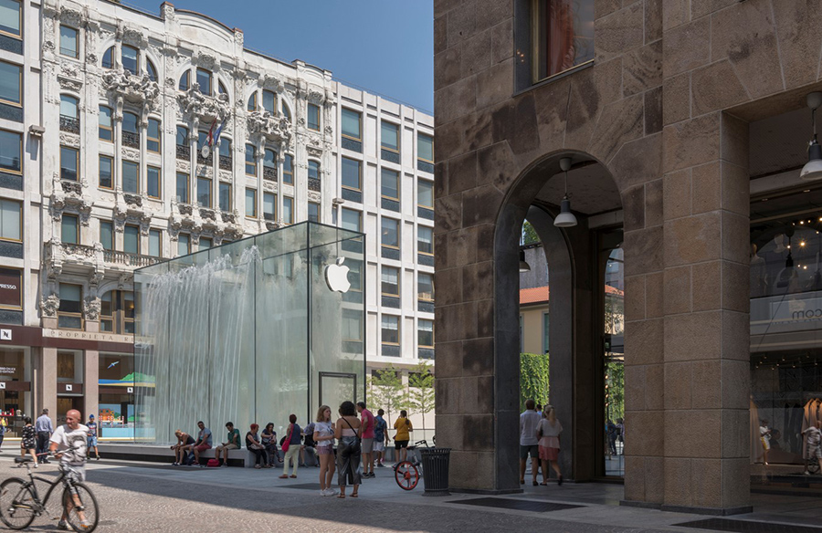 Apple Piazza Liberty: A Fusion of Architecture and Urban Life