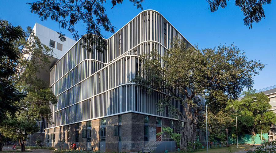 Designing a Monumental Administrative Headquarters: Collector Office in Pune