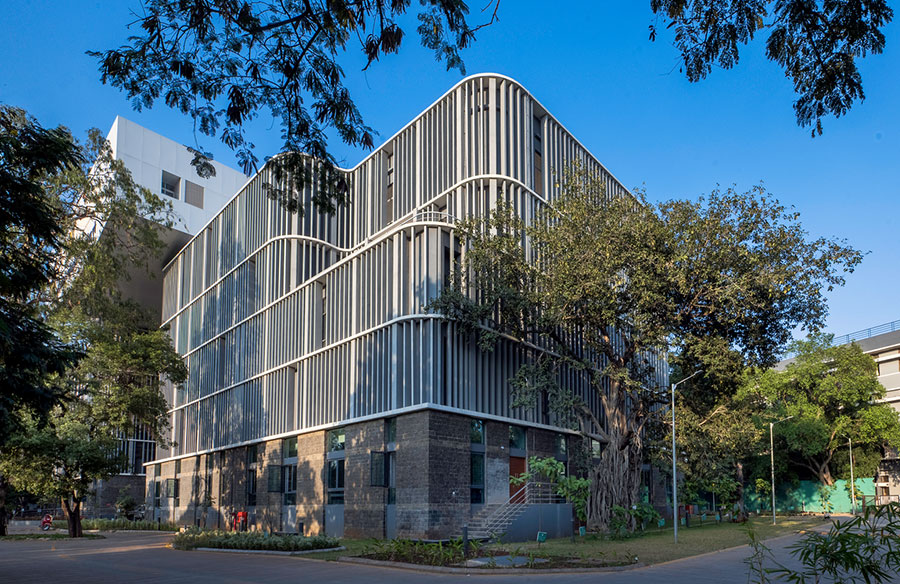 Designing a Monumental Administrative Headquarters: Collector Office in Pune