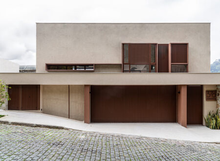 Rediscovering Tradition: Terra House by Cité Arquitetura